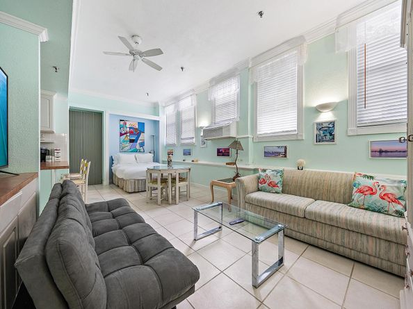 235 Sunrise Avenue 1051, Palm Beach FL 33480