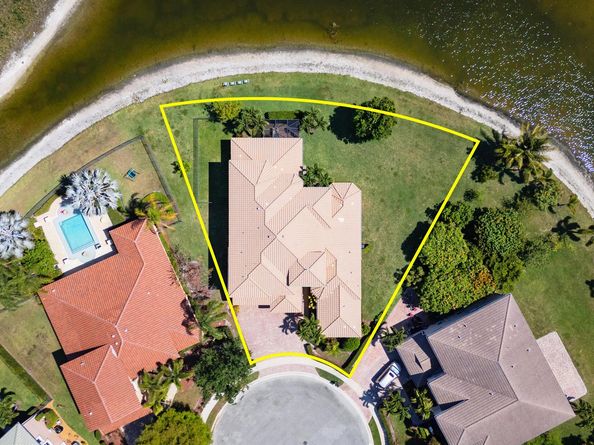 2376 Merriweather Way, Wellington FL 33414