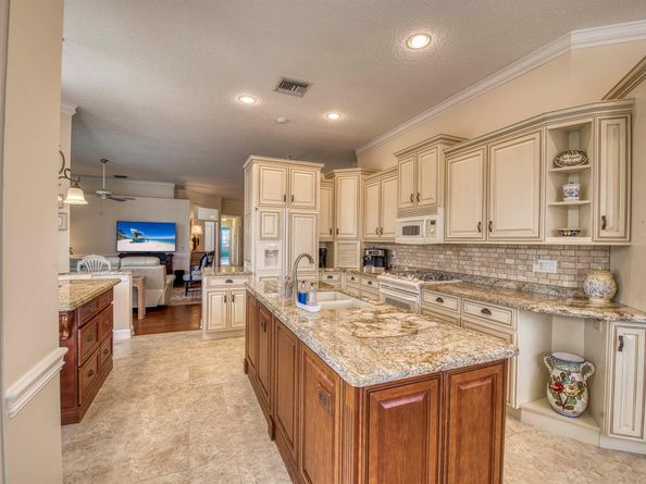 635 Masters Way, Palm Beach Gardens FL 33418