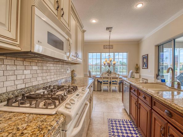 635 Masters Way, Palm Beach Gardens FL 33418