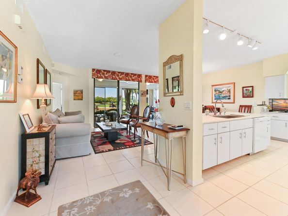 8033 Aberdeen Drive 102, Boynton Beach FL 33472