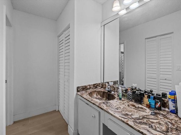 8337 NW 37th Pl 8337, Sunrise FL 33351