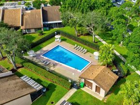 8337 NW 37th Pl 8337, Sunrise FL 33351