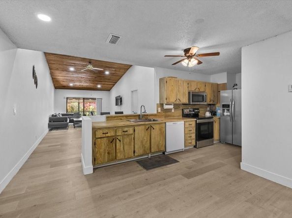 8337 NW 37th Pl 8337, Sunrise FL 33351