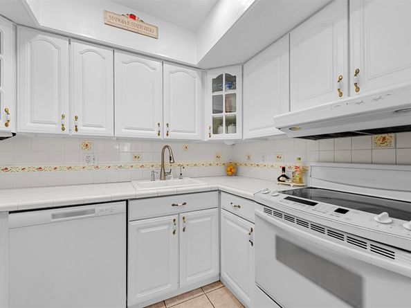 4300 NW 7th Ct, Plantation FL 33317