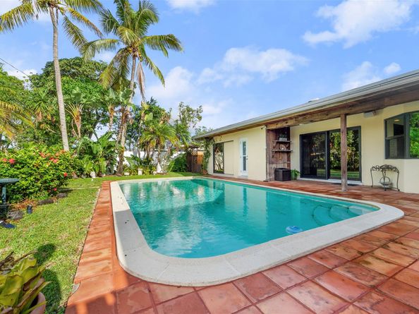 4300 NW 7th Ct, Plantation FL 33317