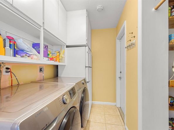 4300 NW 7th Ct, Plantation FL 33317