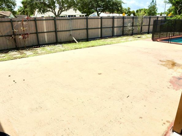 2910 NW 53rd Ter, Margate FL 33063