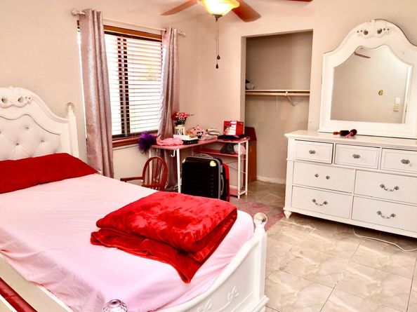 2910 NW 53rd Ter, Margate FL 33063
