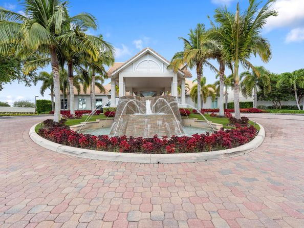 7219 Le Chalet Boulevard, Boynton Beach FL 33472