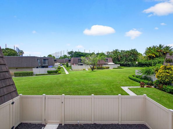 7205 72nd Way, West Palm Beach FL 33407