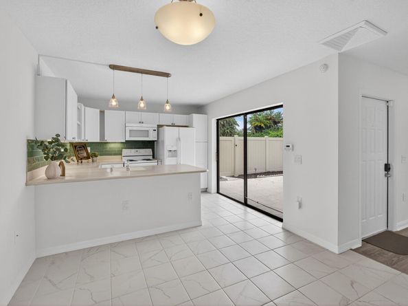 7205 72nd Way, West Palm Beach FL 33407