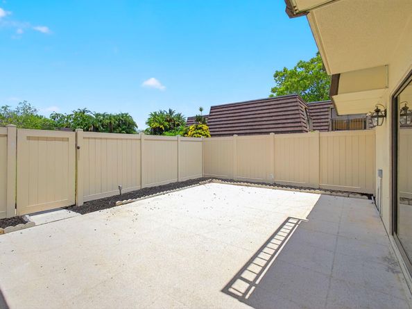 7205 72nd Way, West Palm Beach FL 33407