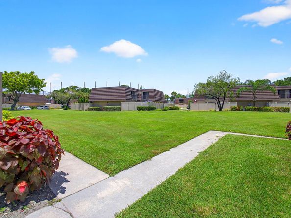 7205 72nd Way, West Palm Beach FL 33407