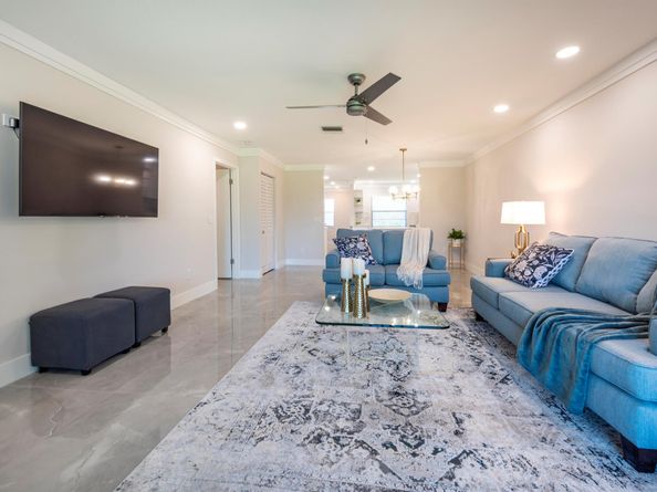 7920 Eastlake Drive 19F, Boca Raton FL 33433