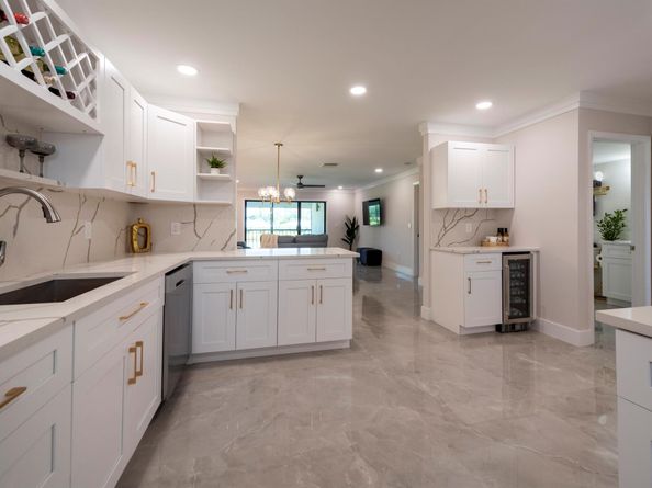 7920 Eastlake Drive 19F, Boca Raton FL 33433