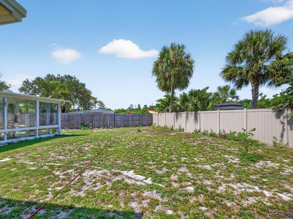 300 SW 25th Avenue, Fort Lauderdale FL 33312