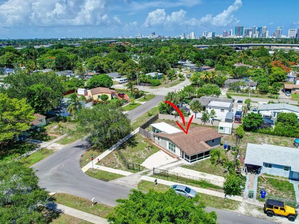 300 SW 25th Avenue, Fort Lauderdale FL 33312
