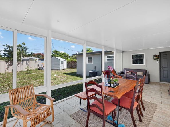 300 SW 25th Avenue, Fort Lauderdale FL 33312