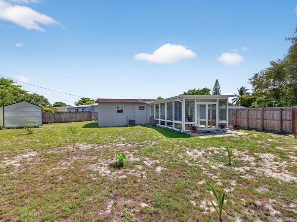 300 SW 25th Avenue, Fort Lauderdale FL 33312