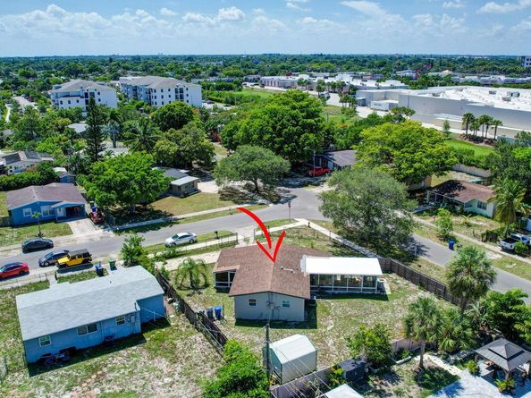 300 SW 25th Avenue, Fort Lauderdale FL 33312