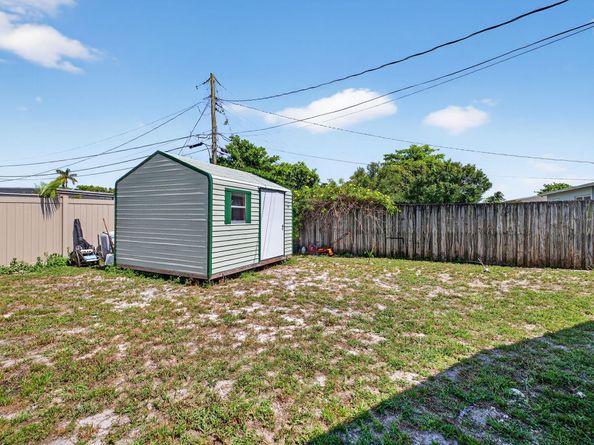 300 SW 25th Avenue, Fort Lauderdale FL 33312