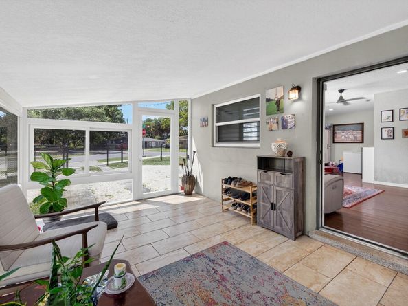 300 SW 25th Avenue, Fort Lauderdale FL 33312