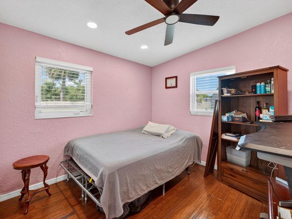 300 SW 25th Avenue, Fort Lauderdale FL 33312