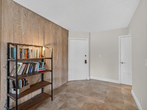 1605 S Us Highway 1 202v6, Jupiter FL 33477