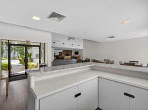 1605 S Us Highway 1 202v6, Jupiter FL 33477