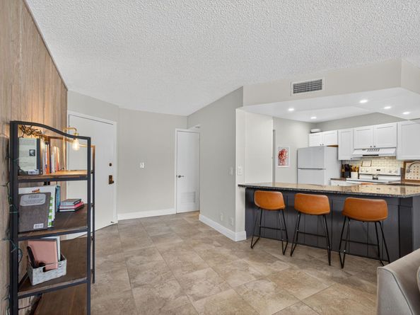 1605 S Us Highway 1 202v6, Jupiter FL 33477