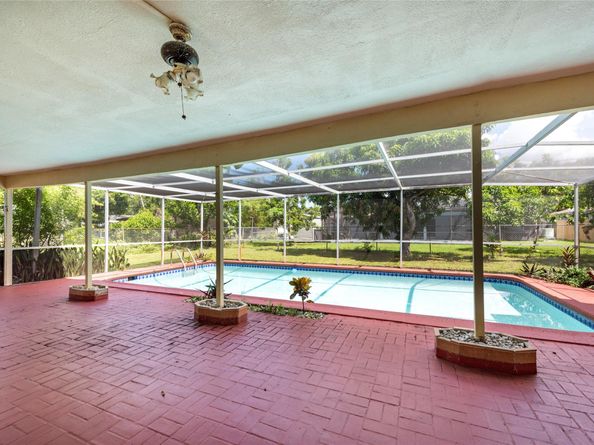 7441 NW 13th St, Plantation FL 33313