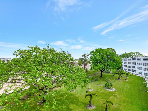 425 Southampton B 425, West Palm Beach FL 33417