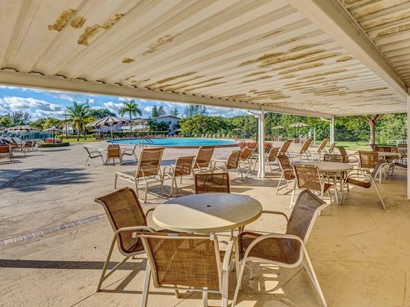 425 Southampton B 425, West Palm Beach FL 33417