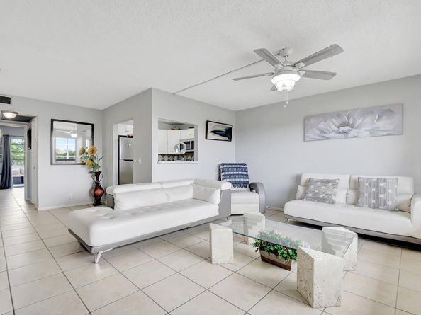 425 Southampton B 425, West Palm Beach FL 33417