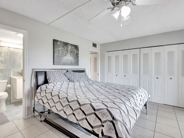 425 Southampton B 425, West Palm Beach FL 33417