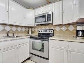 425 Southampton B 425, West Palm Beach FL 33417