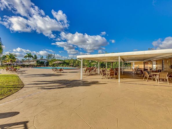 425 Southampton B 425, West Palm Beach FL 33417