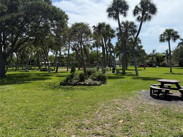 1017 S M St, Lake Worth Beach FL 33460