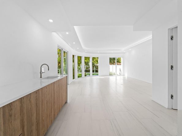 421 Hendricks Isle, Fort Lauderdale FL 33301