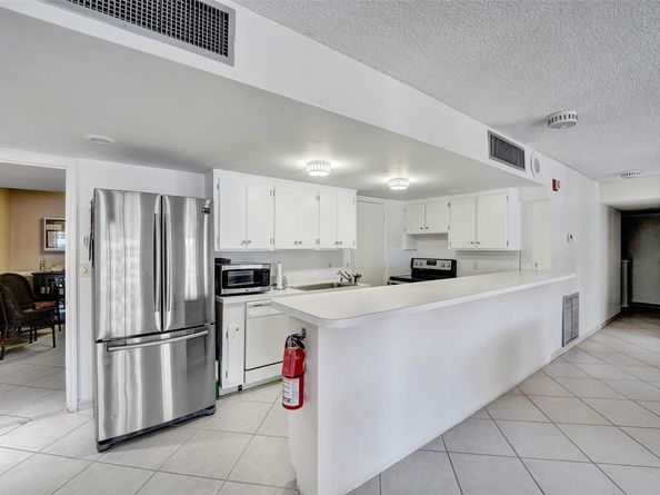 3101 NE 47th Ct 207, Fort Lauderdale FL 33308