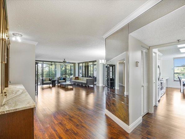 7572 Regency Lake Drive 501, Boca Raton FL 33433