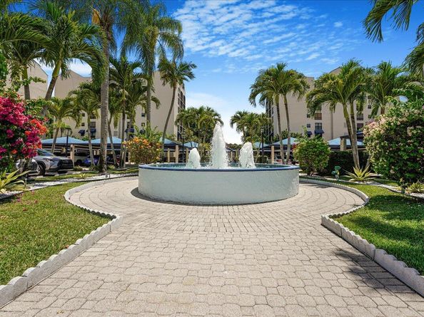 7572 Regency Lake Drive 501, Boca Raton FL 33433
