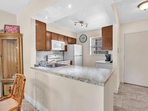 2801 NW 47th Ter 106, Lauderdale Lakes FL 33313