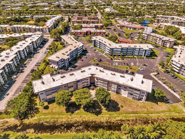 2801 NW 47th Ter 106, Lauderdale Lakes FL 33313