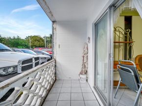 15610 NE 6th Avenue NE 10c, Miami FL 33162