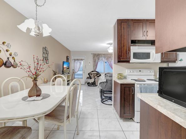 15610 NE 6th Avenue NE 10c, Miami FL 33162