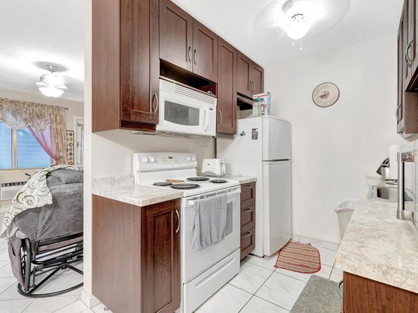 15610 NE 6th Avenue NE 10c, Miami FL 33162