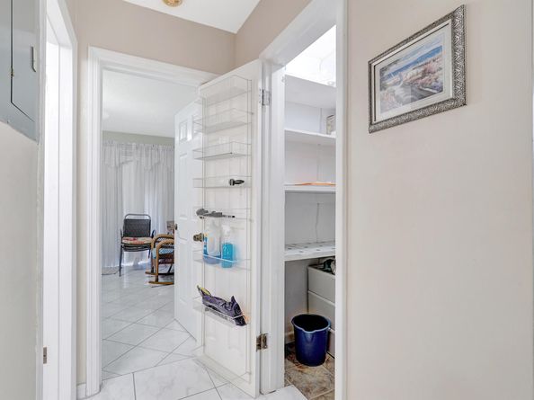 15610 NE 6th Avenue NE 10c, Miami FL 33162