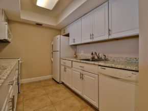 118 Yacht Club Drive 7, North Palm Beach FL 33408